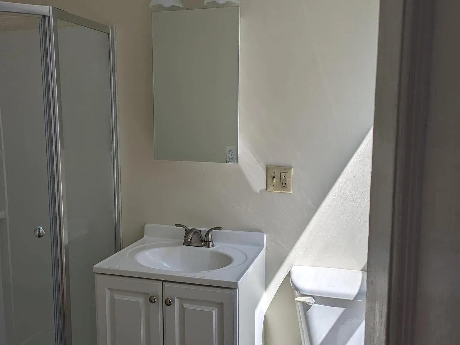 1 bed, $1,200 — Photo 1