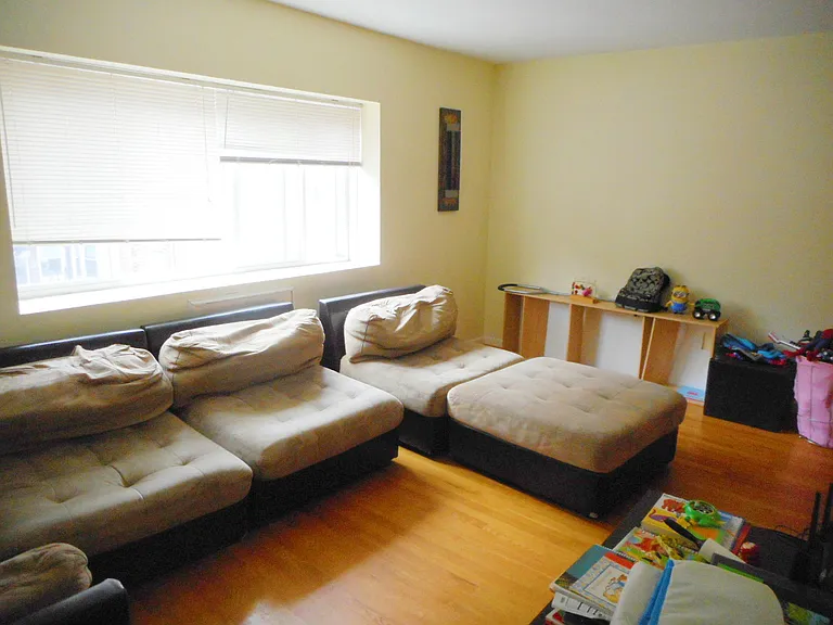 10 Scottfield Rd #33 — Photo 7