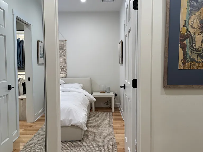 40 College St #207 — Photo 37