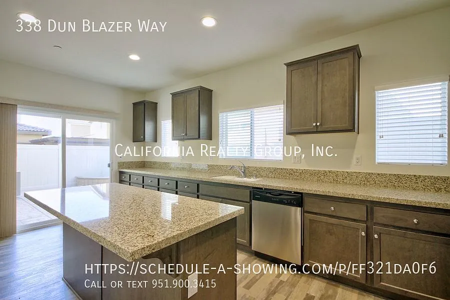 4 bed, 2.5 bath, 2156 sqft, $3,750 — Photo 4