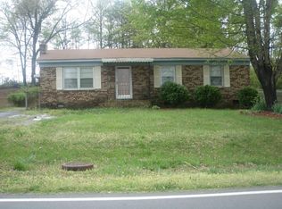 319 Robinson Clemmer Rd, Dallas, NC 28034