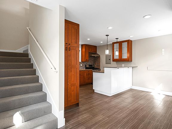 4th image of 1207 Hampel St
