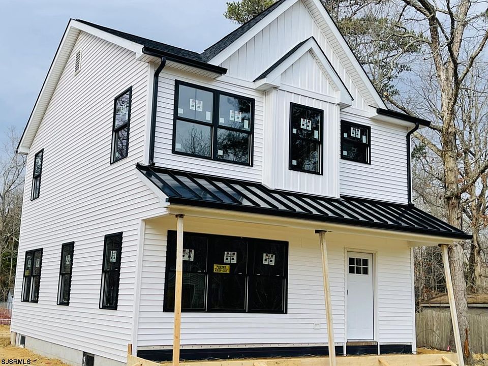 1st image of 301 E Elm Ave
