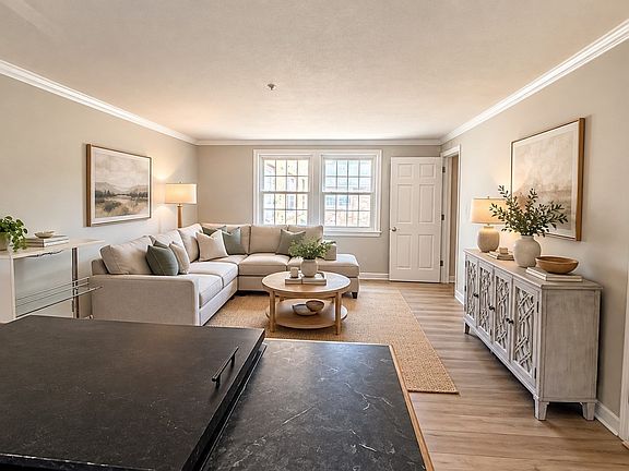 4th image of 160 Tyngsboro Rd APT 19C