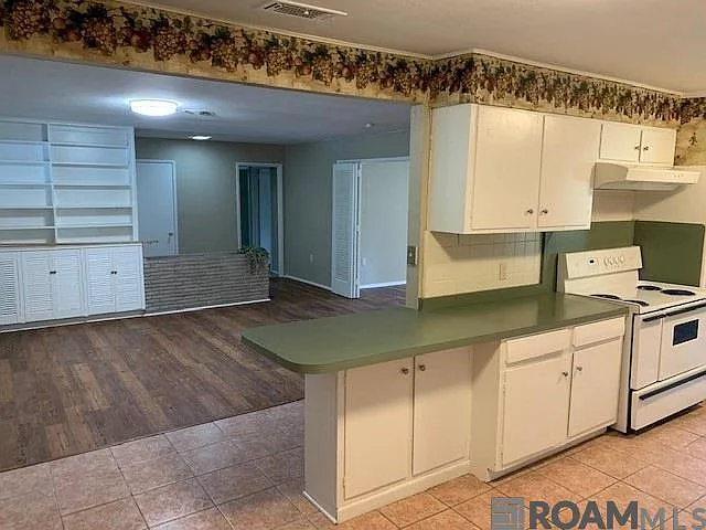 814 Lonita St — Photo 12