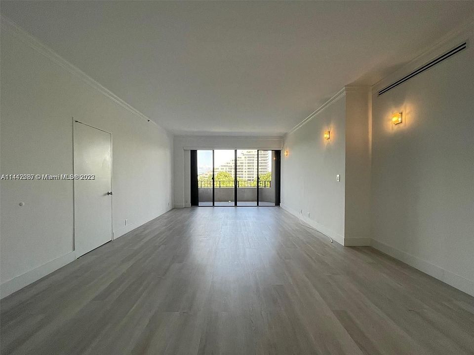 1st image of 201 Crandon Blvd APT 306