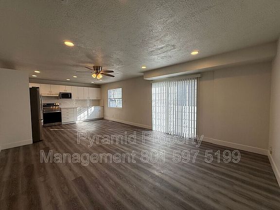5th image of 3180 S Lincoln St #B