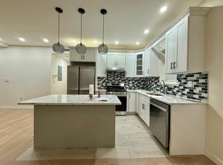 252 Armstrong Ave FLOOR 1, Staten Island, NY 10308