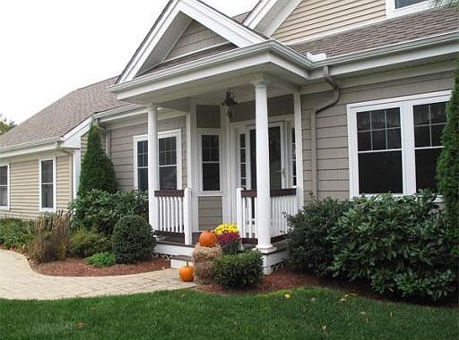 1st image of 49 Lincoln Ln