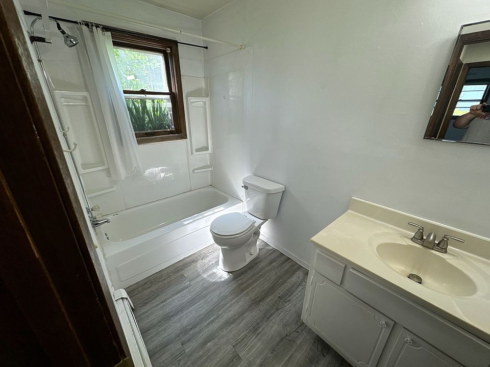 1st image of 110 N Douglas St #3