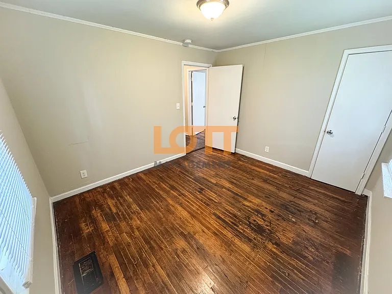 9 Saint Clair St — Photo 10