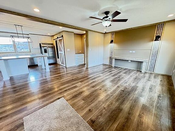 2nd image of 140 Rolling Hills Dr