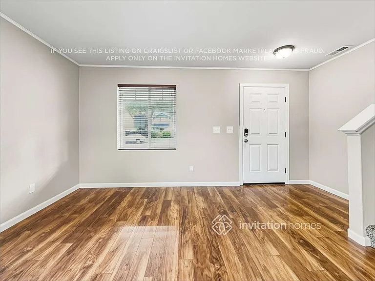 1319 Daffodil Ave NE — Photo 8