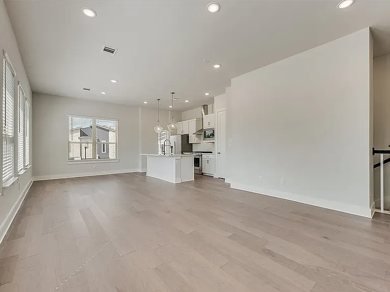 920 Ash Rd — Photo 6