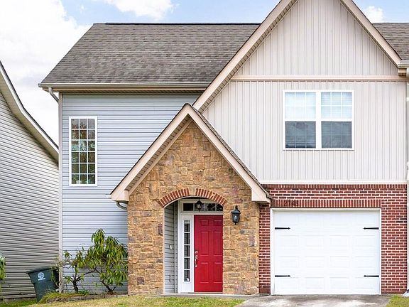 2nd image of 2748 Stone Trace Dr