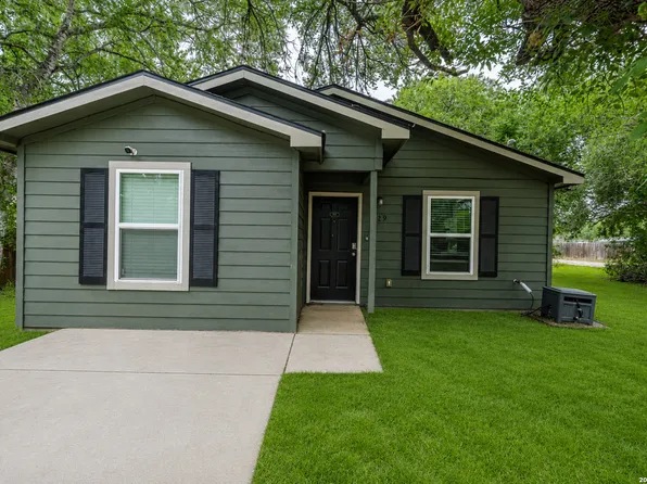 229 VIRGINIA ST, Pleasanton, TX 78064