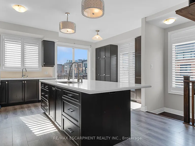2 Waterview Ln — Photo 4
