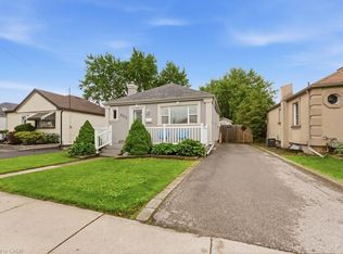 137 Cochrane Rd, Hamilton, ON L8K3G3