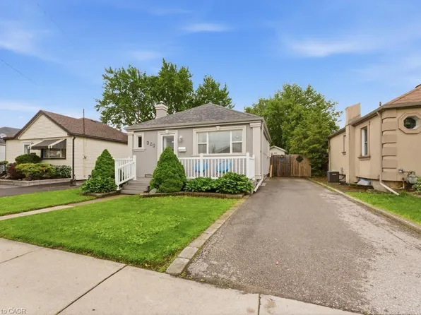 137 Cochrane Rd, Hamilton, ON L8K 3G3