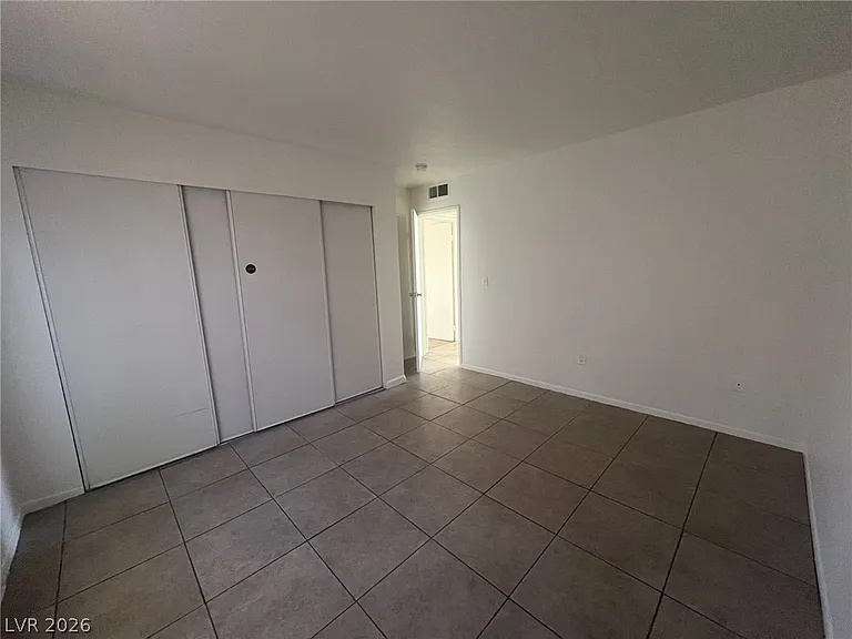 2781 Eldora Cir #B — Photo 10