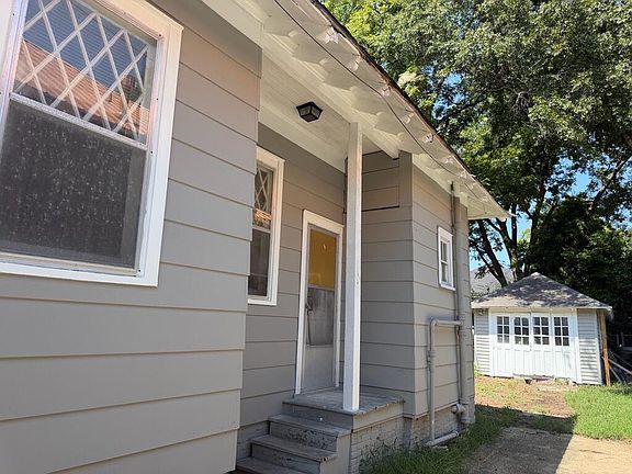 4th image of 2915 Beacon Ave