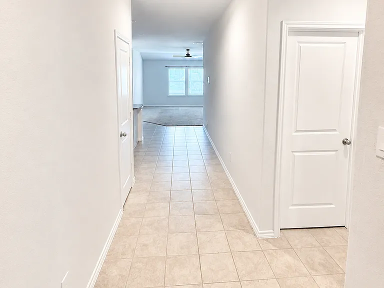 324 Bronze Cir N — Photo 8