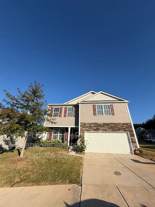 3 bed, 2.5 bath, 2164 sqft, $2,150 — Photo 1