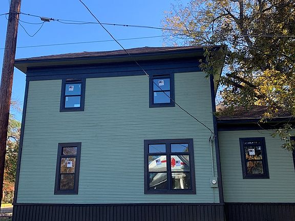 3rd image of 925 N Jackson St