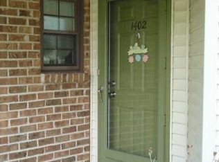 1402 Pebble Pl, Parlin, NJ 08859