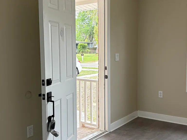 5933 Jammes Rd — Photo 9