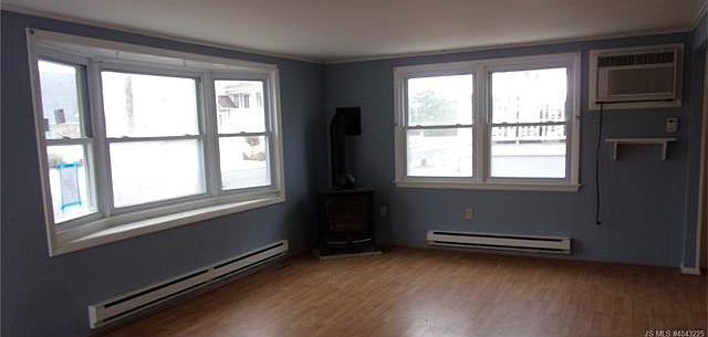 2nd image of 8 W Ramapo Ln