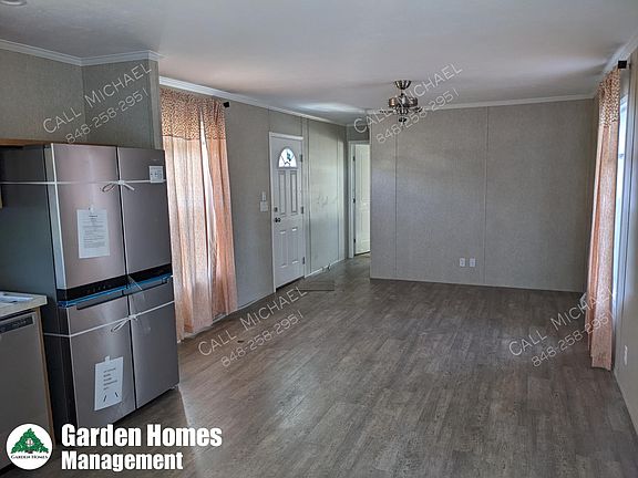 3rd image of 25 Circle Dr