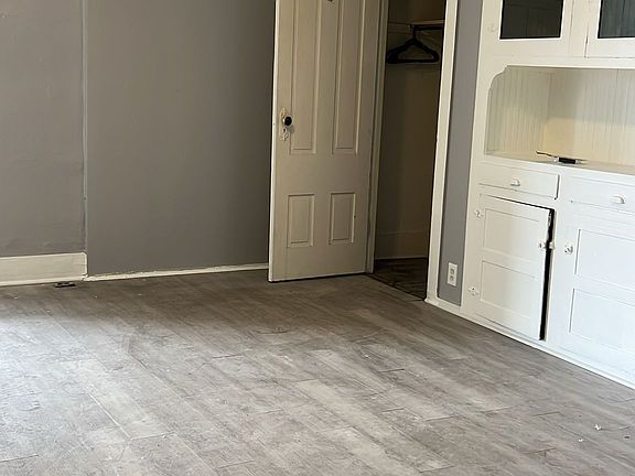 5th image of 414 E Ash St #3