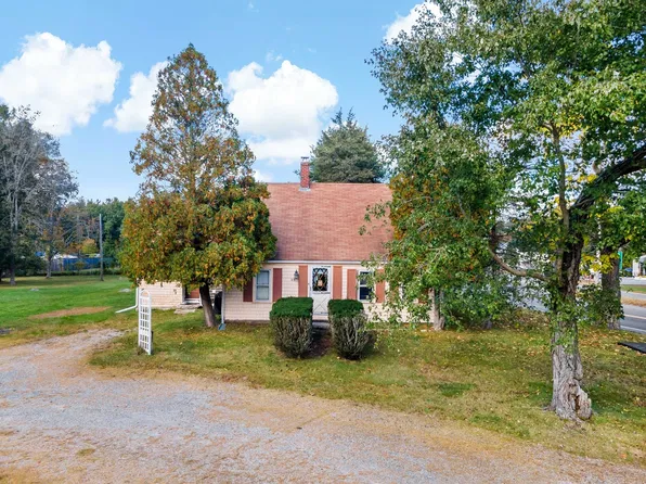 45 County Rd, East Freetown, MA 02717