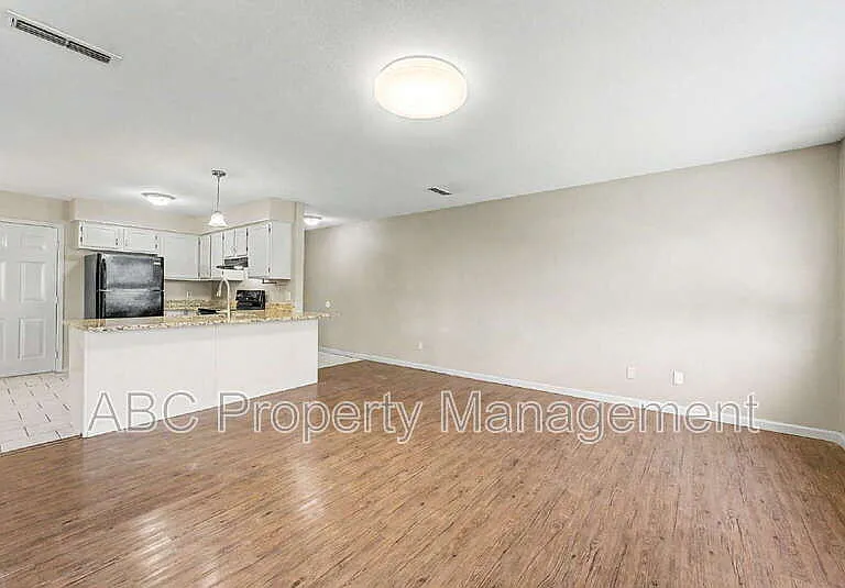 3033 W Mica St — Photo 7