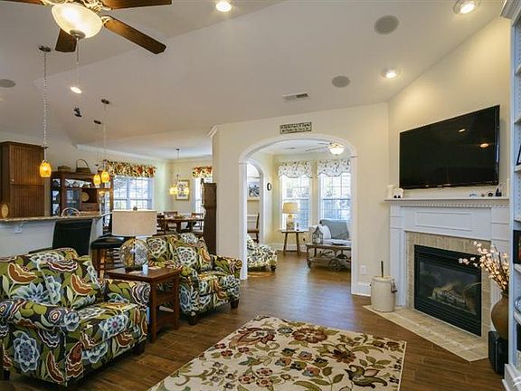 4th image of 3703 Cinnamon Fern Dr SE
