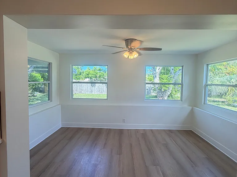 1235 Wilson St — Photo 6