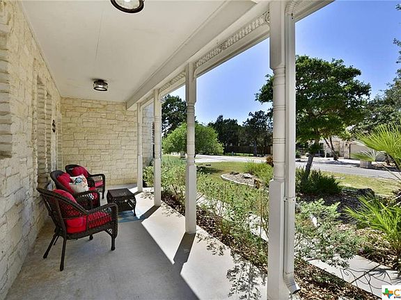 5th image of 61 Sprucewood Dr