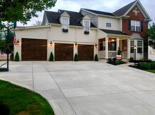 2538 Roe Dr, Lewis Center, OH 43035