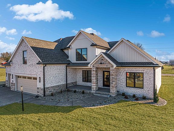 2nd image of 2820 Lake Dr