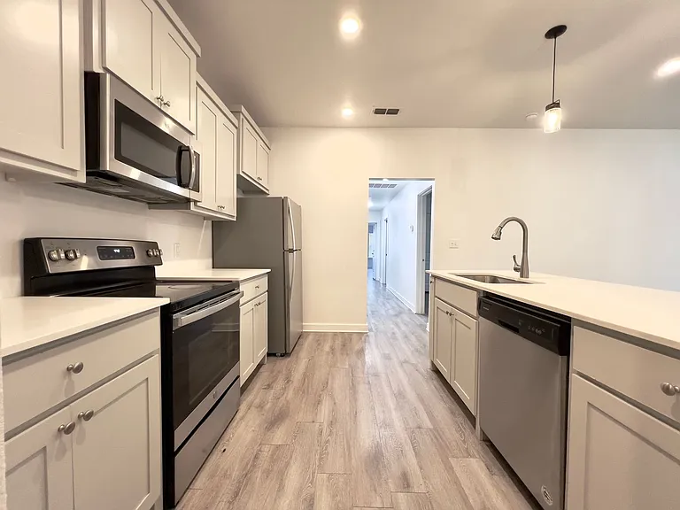 5726 Lehigh St — Photo 10