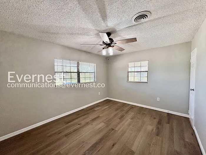 2112 Wolf Rd — Photo 17