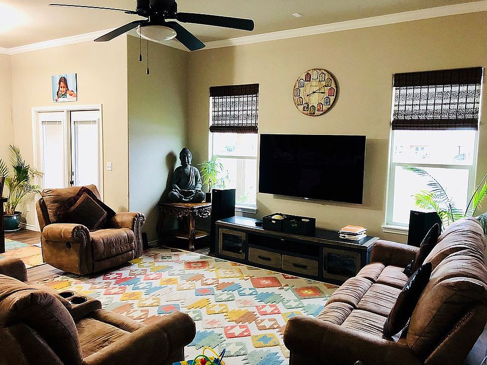 1st image of 12 Reserve Blvd