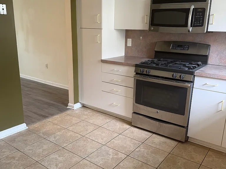 93 Park Ave #403 — Photo 6