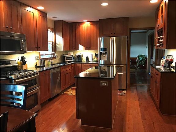 5th image of 122 Glenbrook Dr