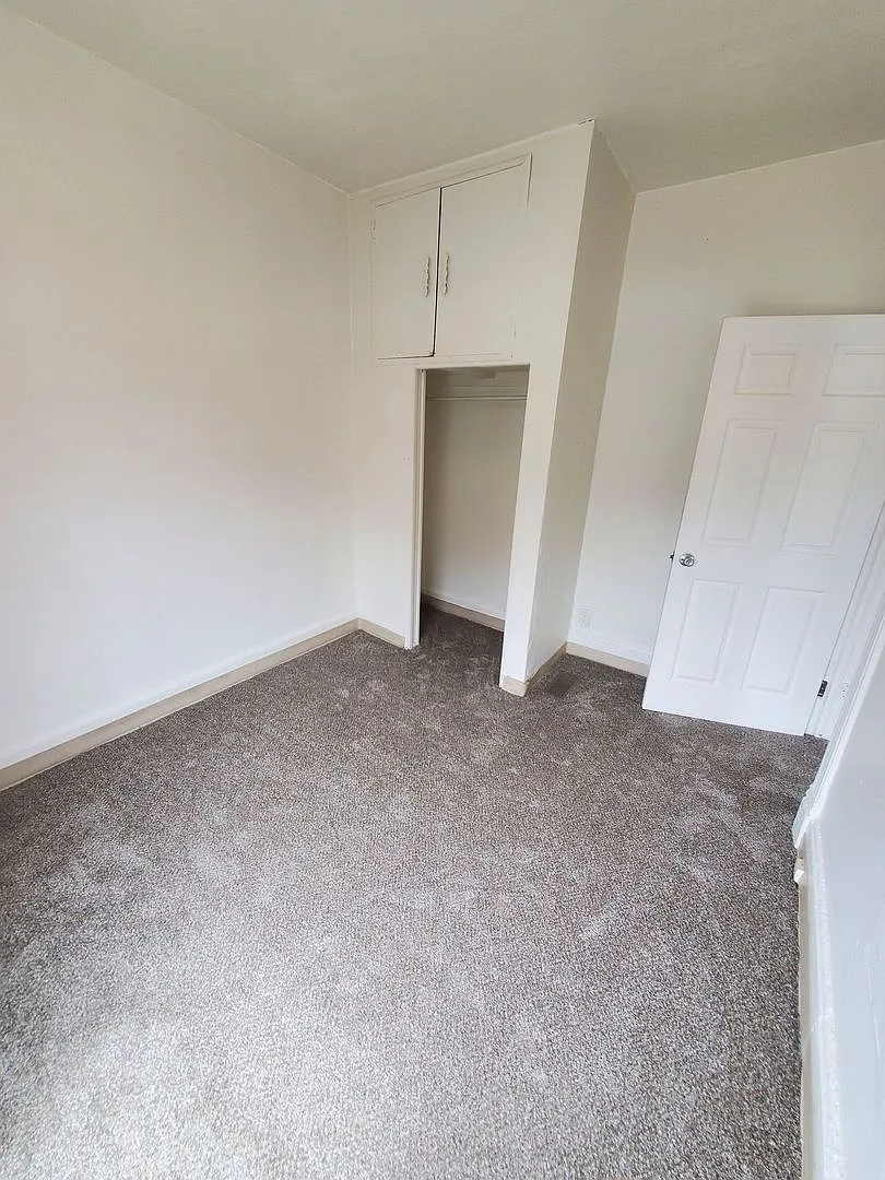 612 10th St. - 3 Unit — Photo 4