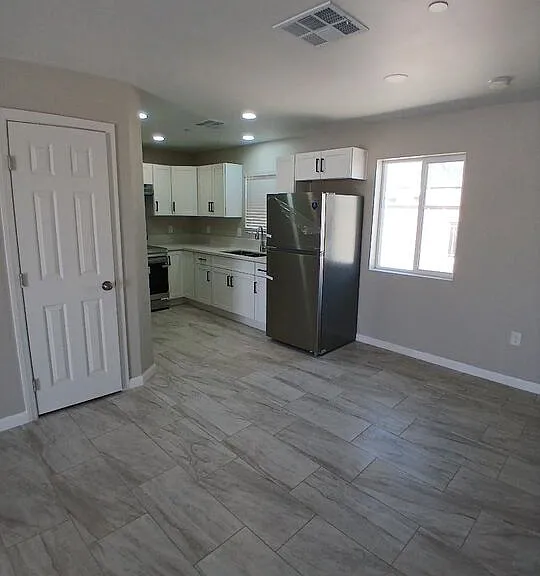 172 W Alamo St #C — Photo 7