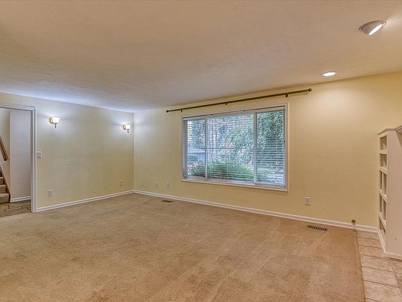 4th image of 10118 N Larchwood St