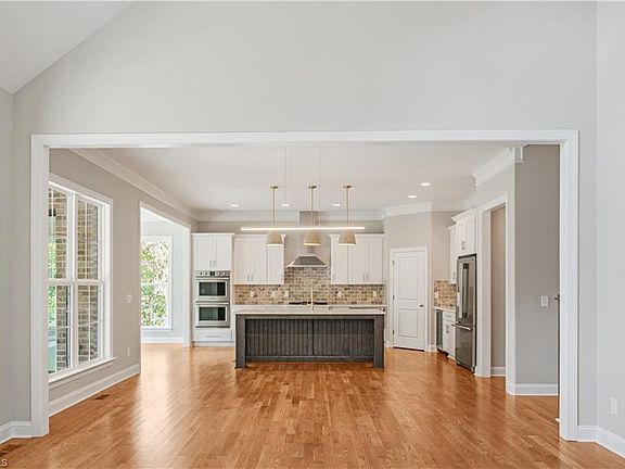 4th image of 8211 Pyramid Dr