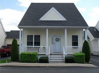236 Cheshire Dr, Cranston, RI 02921